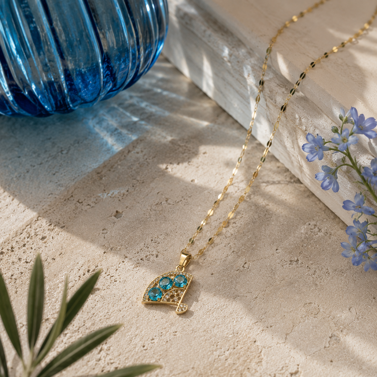 Bulluka Lian Fan Necklace