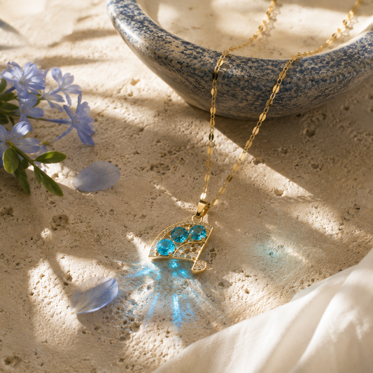 Bulluka Lian Fan Necklace
